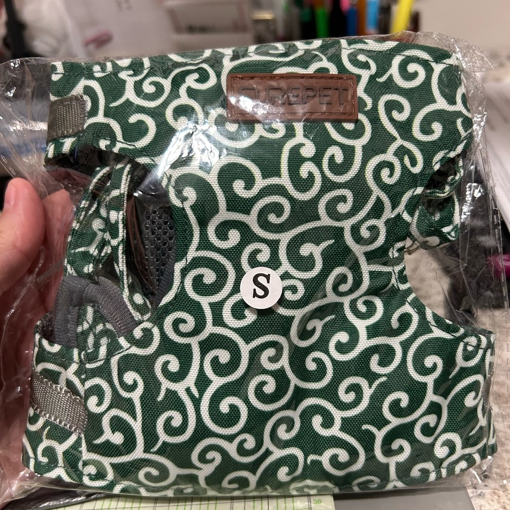 Surepet Swirl Pattern Cat/Dog Harness - Green and White